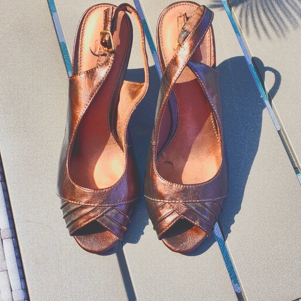Comfortable, bronze, 3" sling back Life Stride heels